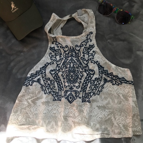 ⭐️Urban Outfitters Crop Top⭐️ - Picture 4 of 7